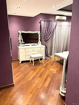 Kirayə verilir 4 otaqlı mənzil 200 m²