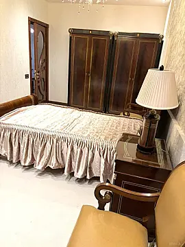 Kirayə verilir 4 otaqlı mənzil 200 m²