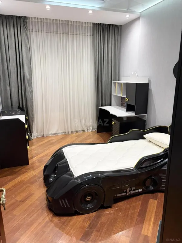 Kirayə verilir 4 otaqlı mənzil 200 m²