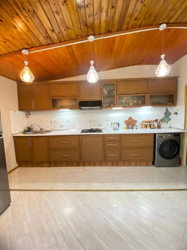 Kirayə verilir 2 otaqlı mənzil 80 m²