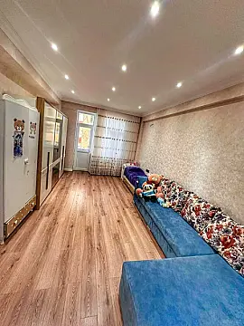 Satılır 3 otaqlı mənzil 136 m²