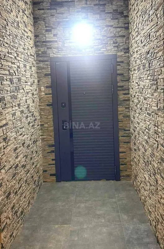 Satılır 3 otaqlı mənzil 136 m²