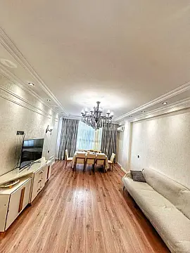 Satılır 3 otaqlı mənzil 136 m²
