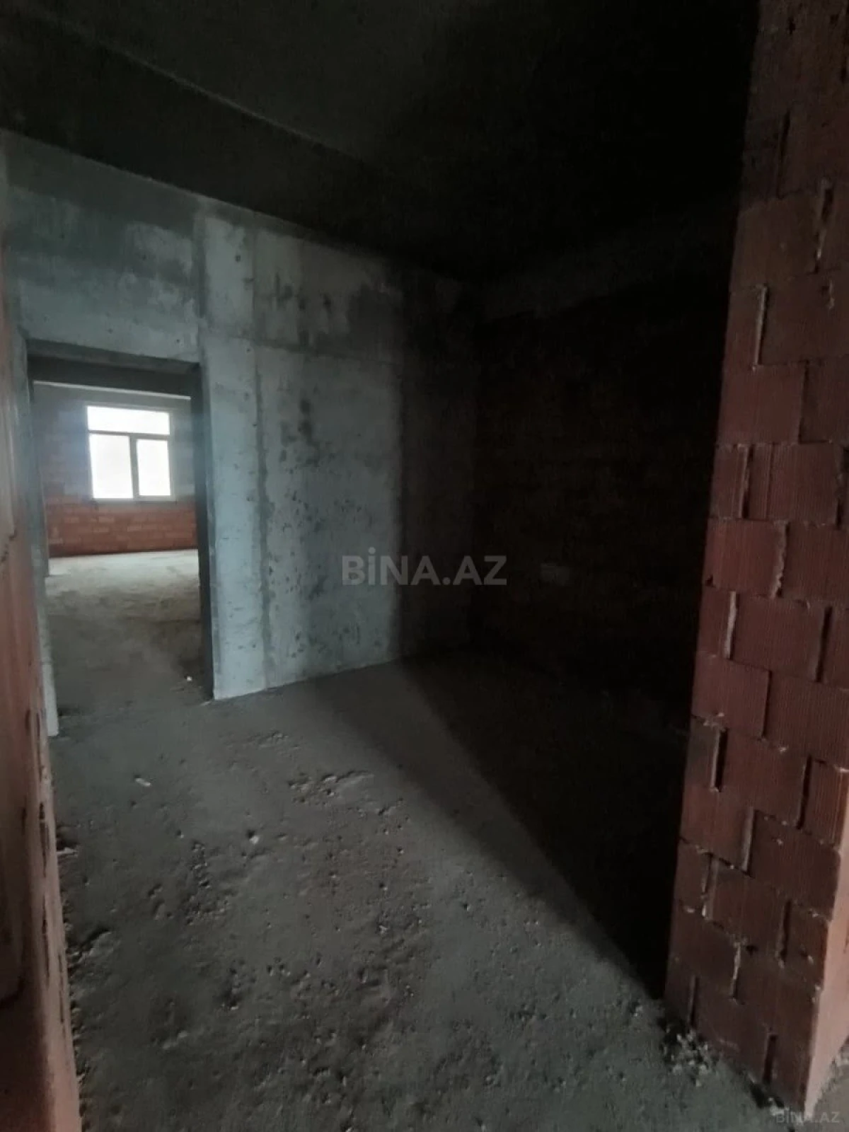 Satılır 2 otaqlı mənzil 118 m²