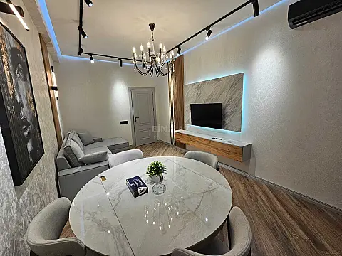 Satılır 2 otaqlı mənzil 55 m²