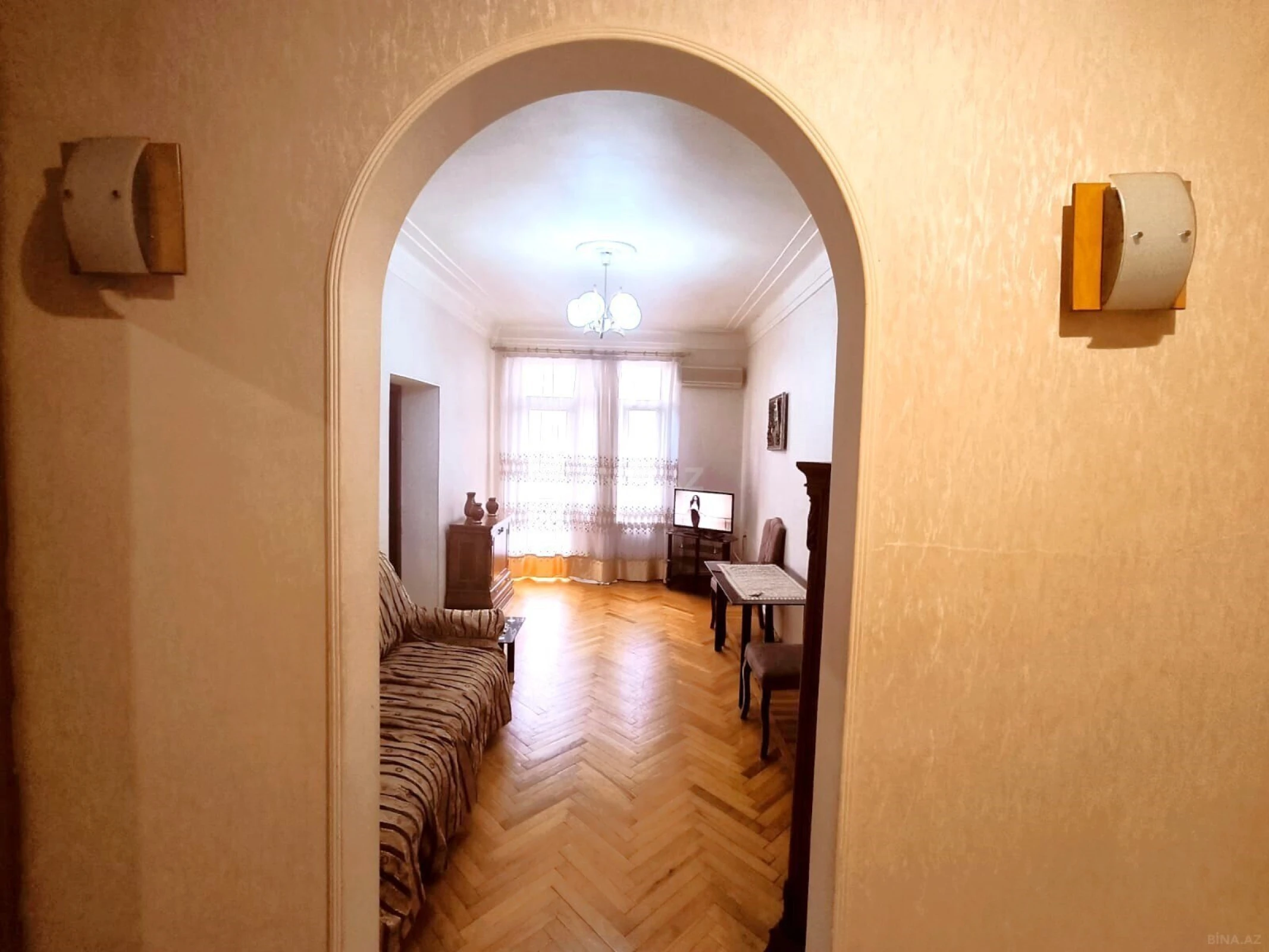 Kirayə verilir 2 otaqlı mənzil 60 m²