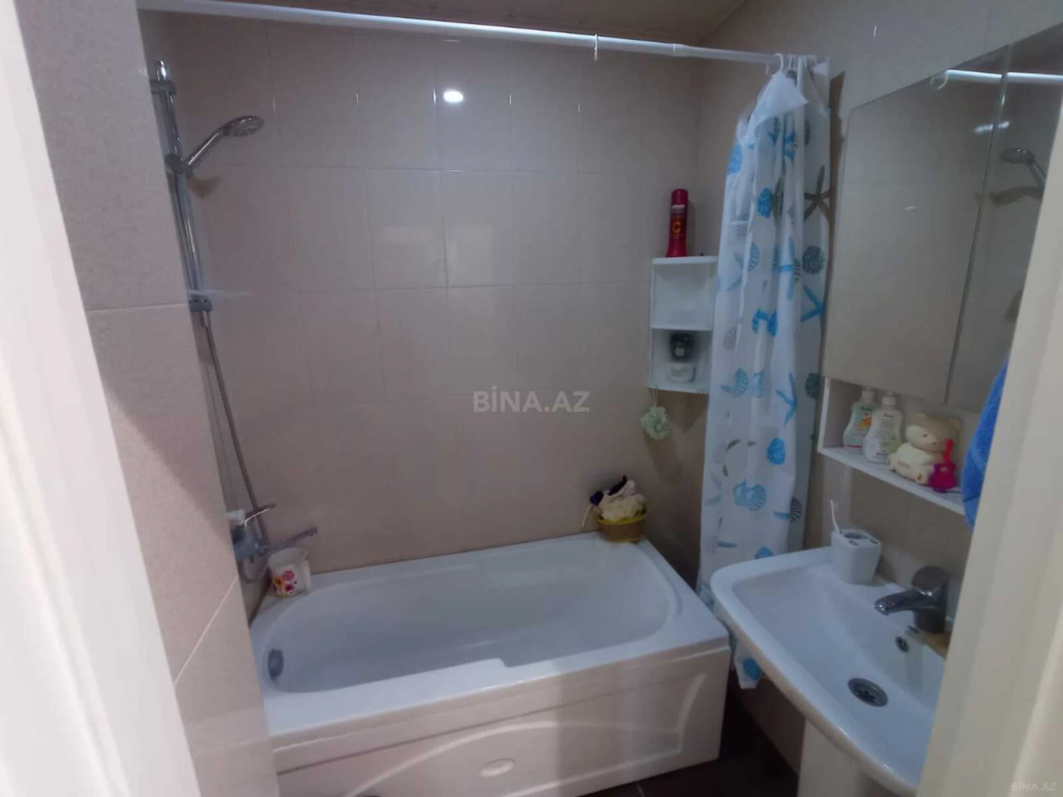 Satılır 3 otaqlı mənzil 93 m²