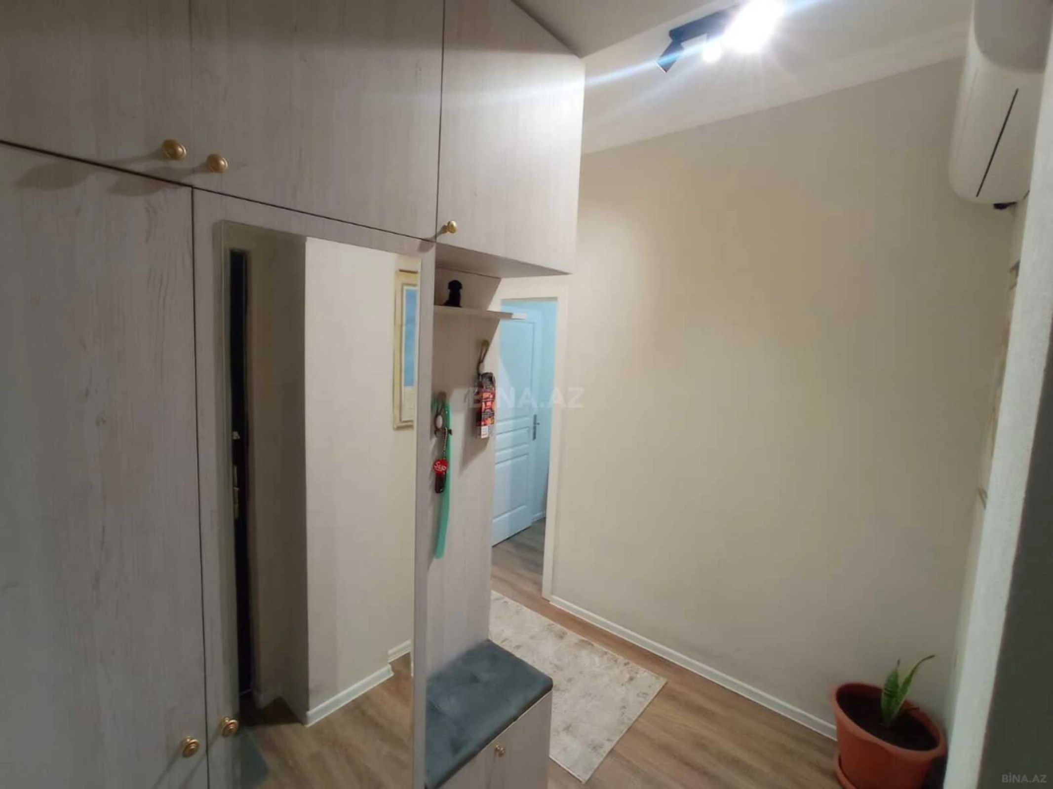 Satılır 3 otaqlı mənzil 93 m²