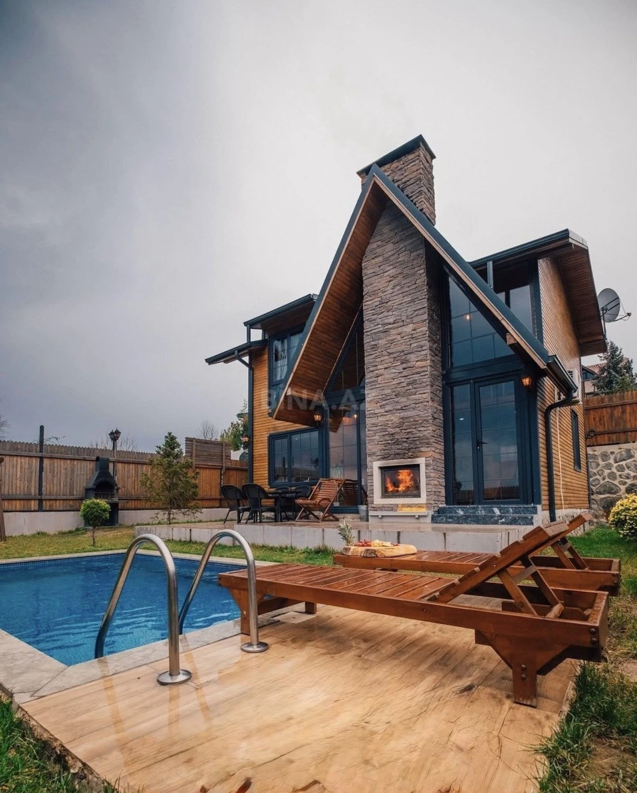 Kirayə verilir 3 otaqlı həyət evi 200 m²