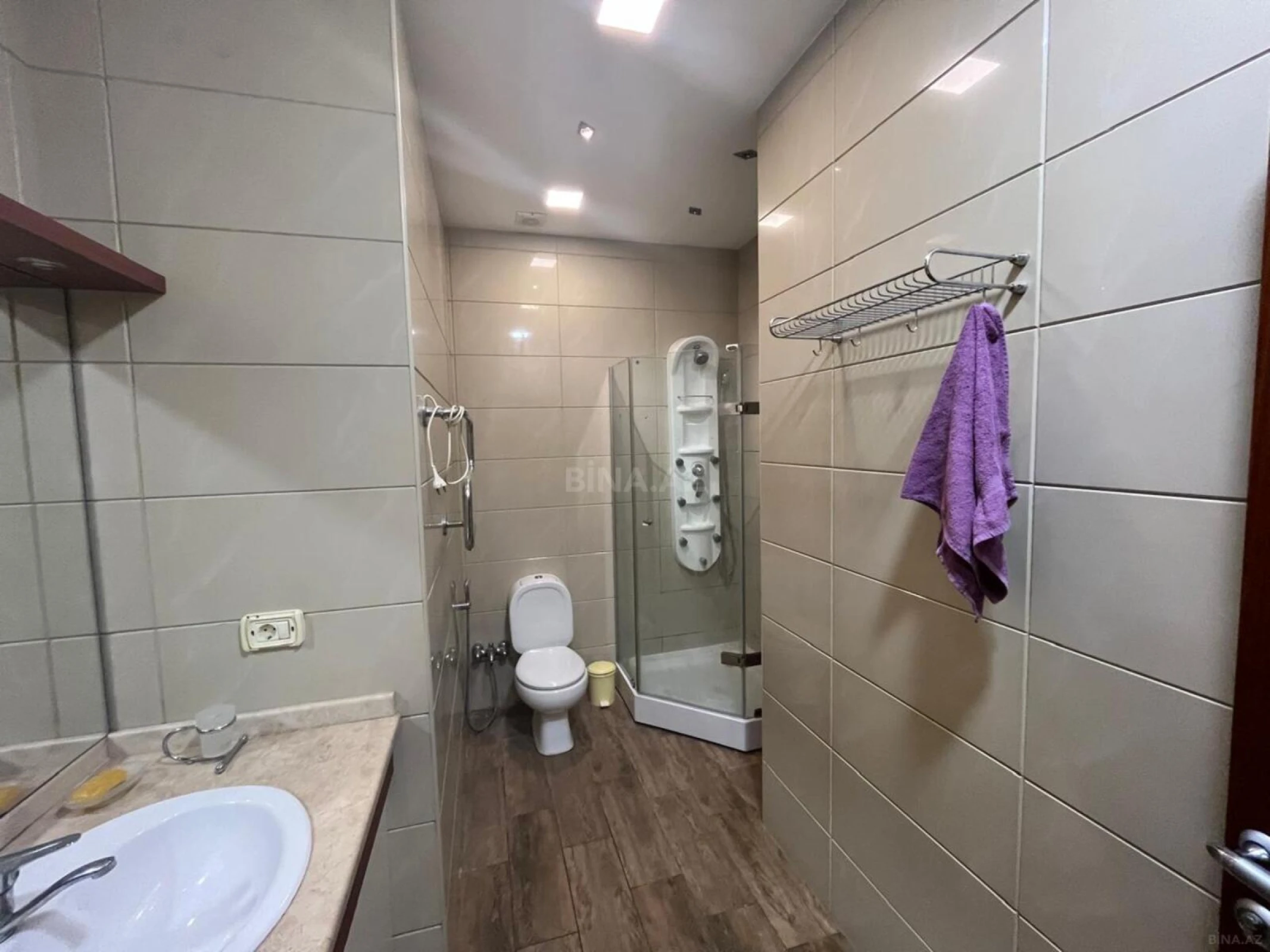 Satılır 3 otaqlı mənzil 130 m²