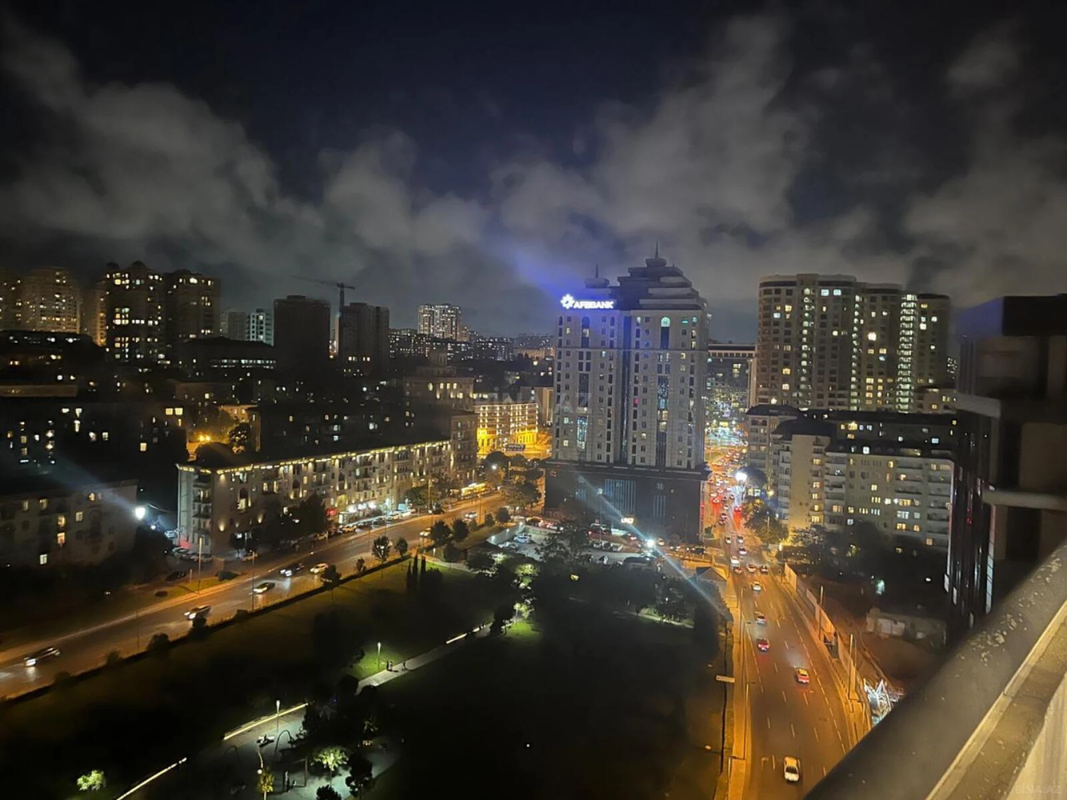 Satılır 3 otaqlı mənzil 130 m²