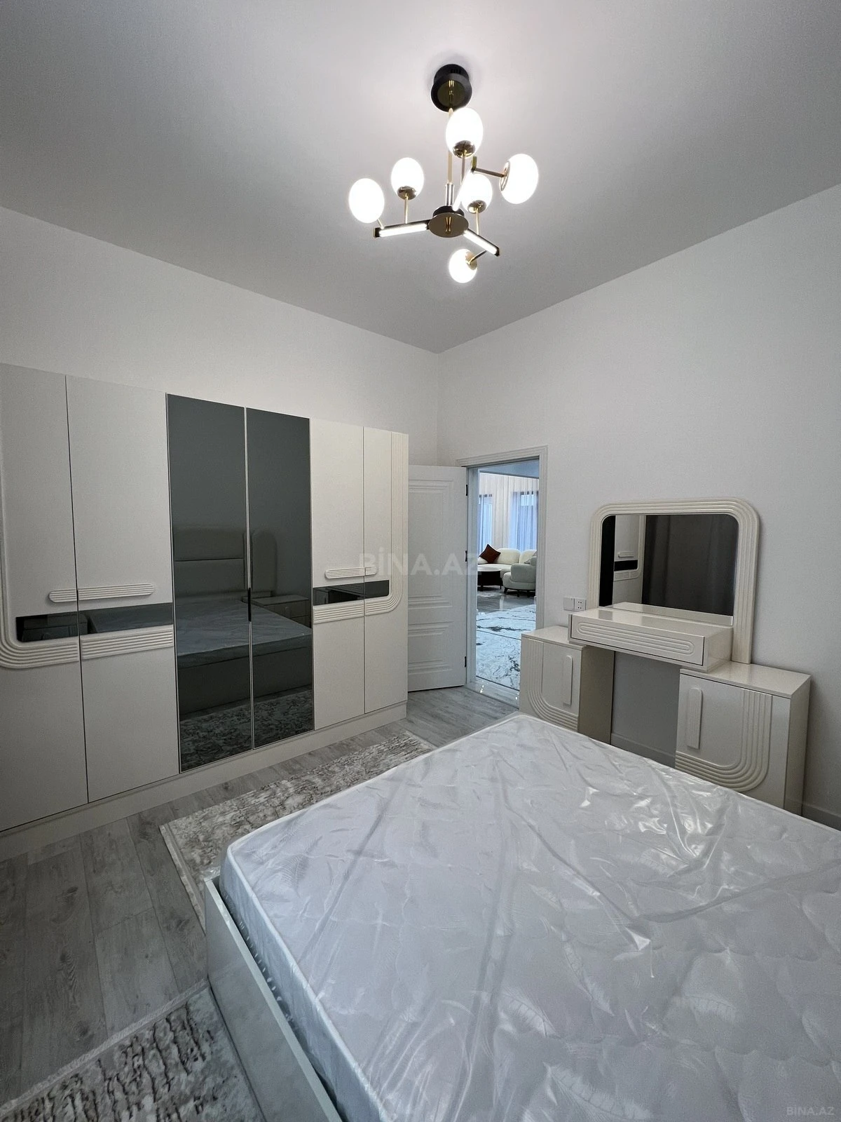 Satılır 5 otaqlı həyət evi 130 m²