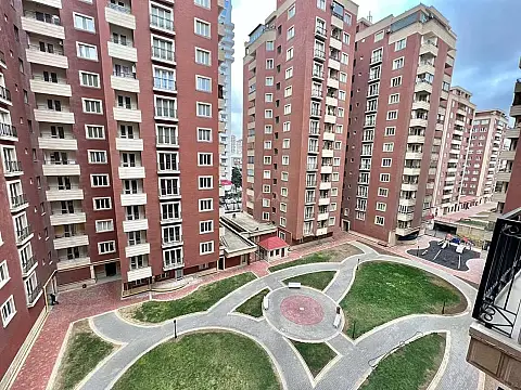 Satılır 3 otaqlı mənzil 140 m²