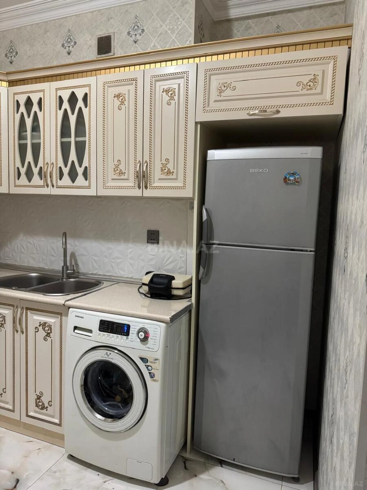 Kirayə verilir 3 otaqlı mənzil 100 m²