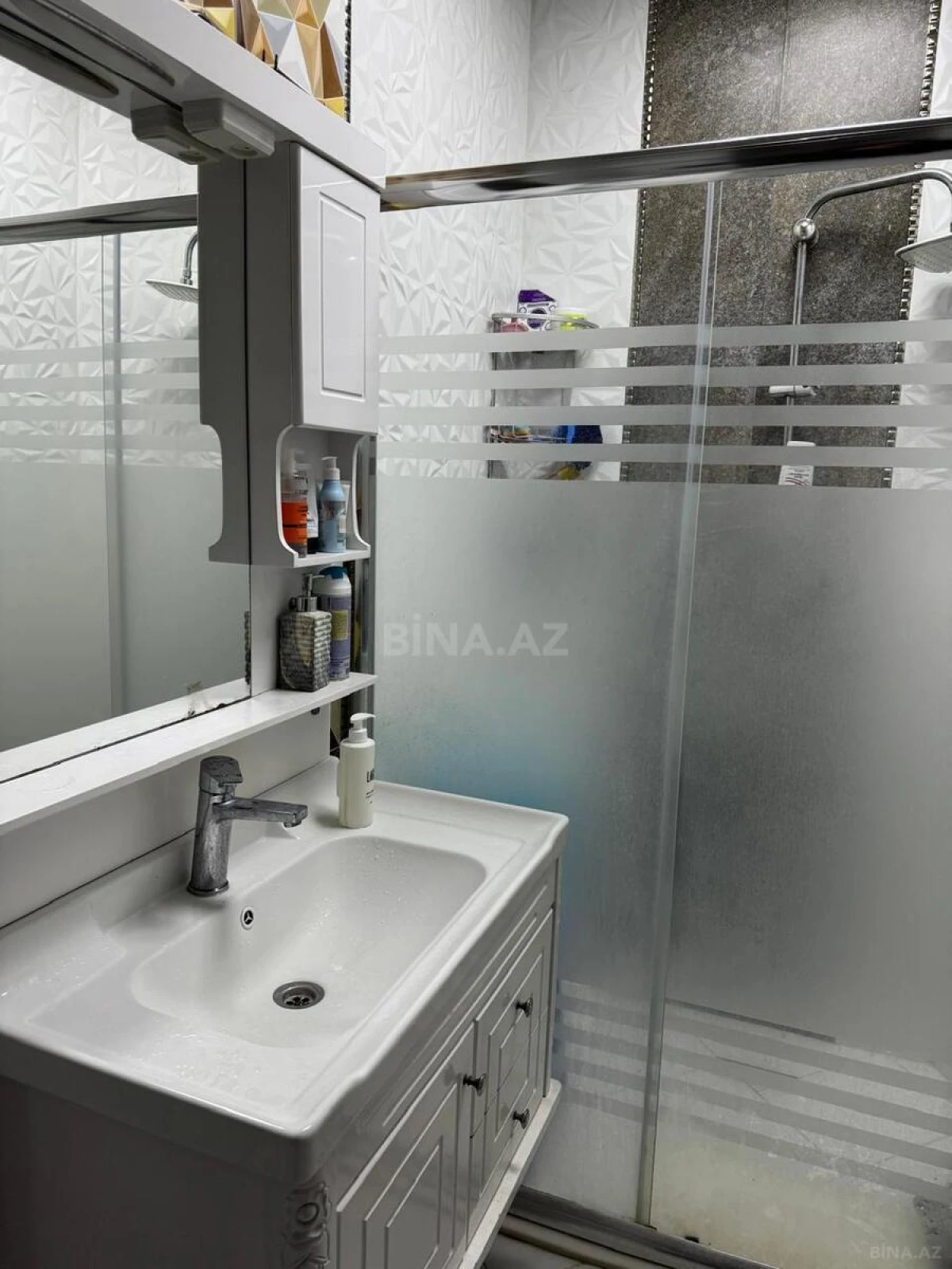 Kirayə verilir 3 otaqlı mənzil 100 m²