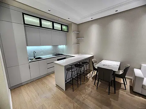Kirayə verilir 2 otaqlı mənzil 58 m²
