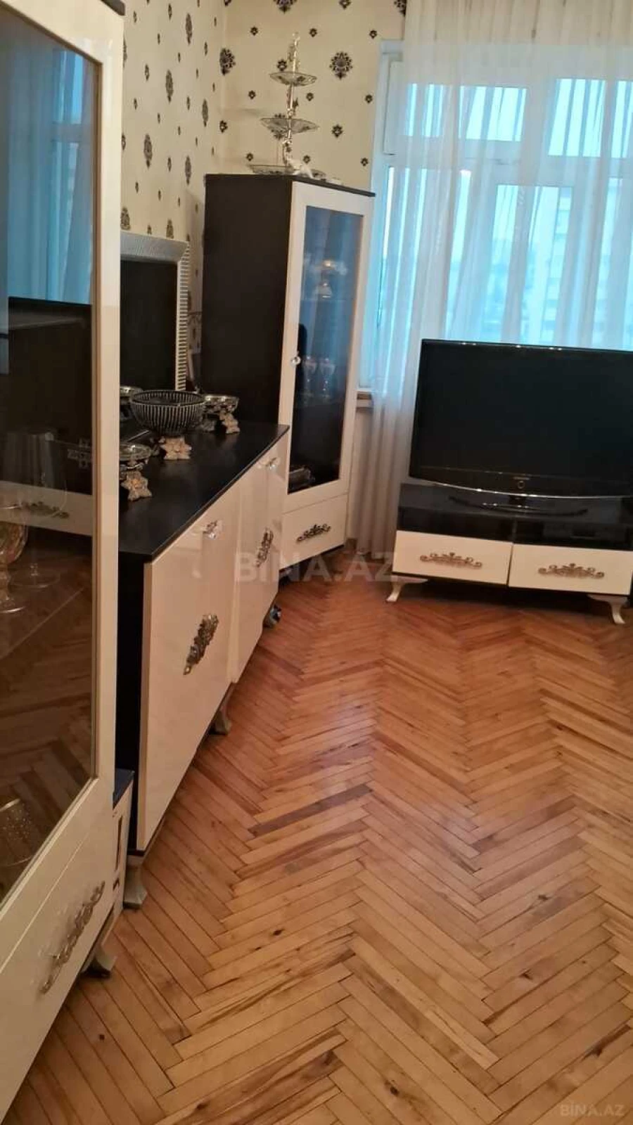Satılır 4 otaqlı mənzil 110 m²