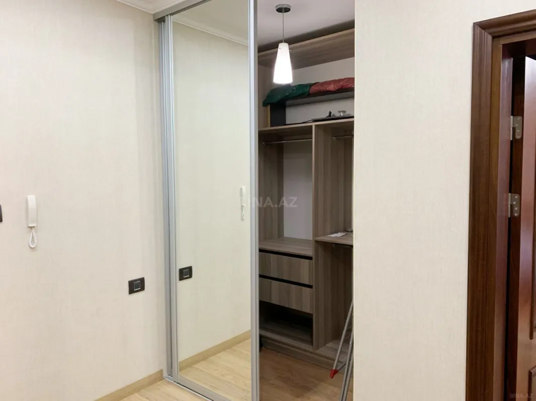 Kirayə verilir 2 otaqlı mənzil 94 m²