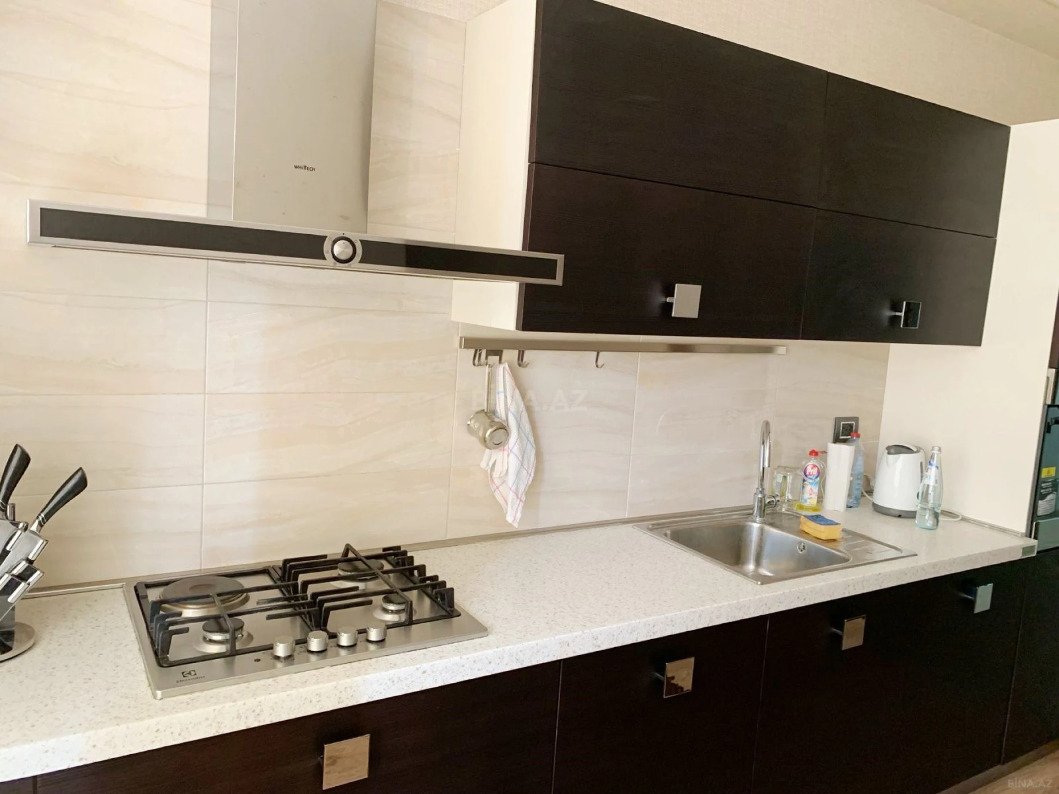 Kirayə verilir 2 otaqlı mənzil 94 m²