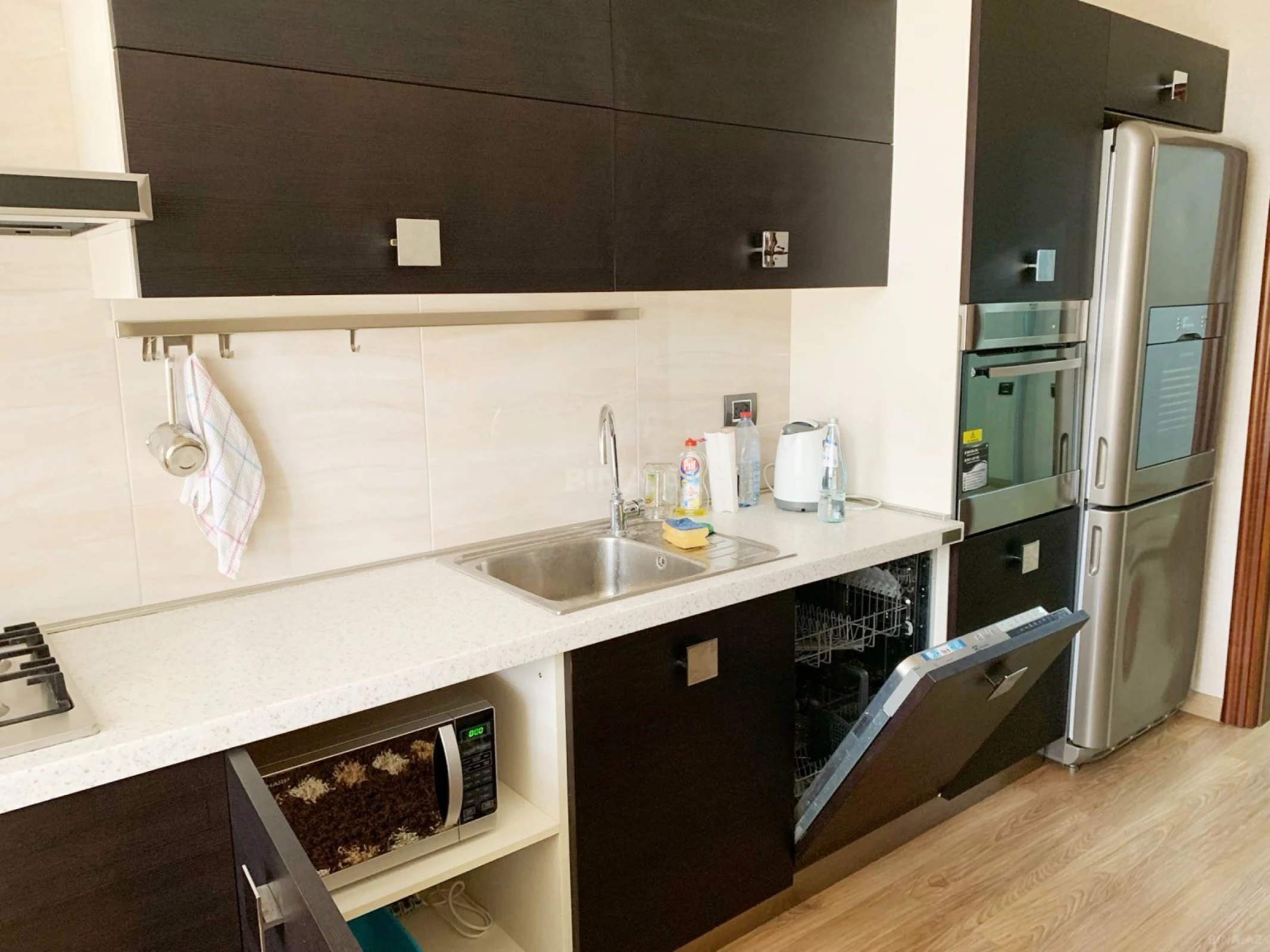 Kirayə verilir 2 otaqlı mənzil 94 m²