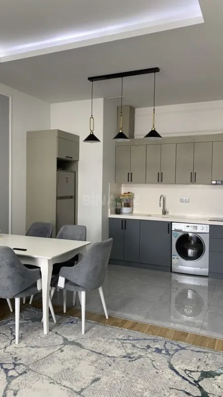 Satılır 2 otaqlı mənzil 80.5 m²