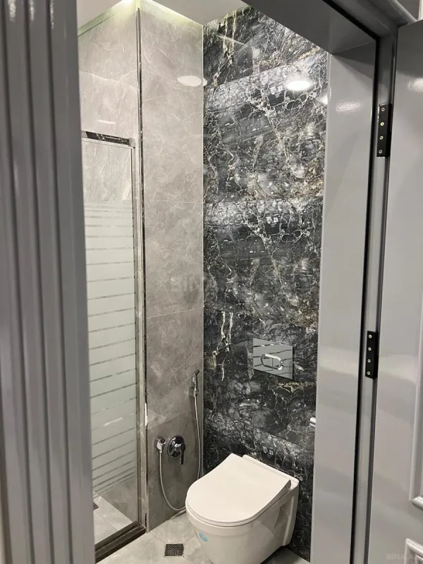 Satılır 3 otaqlı mənzil 190 m²