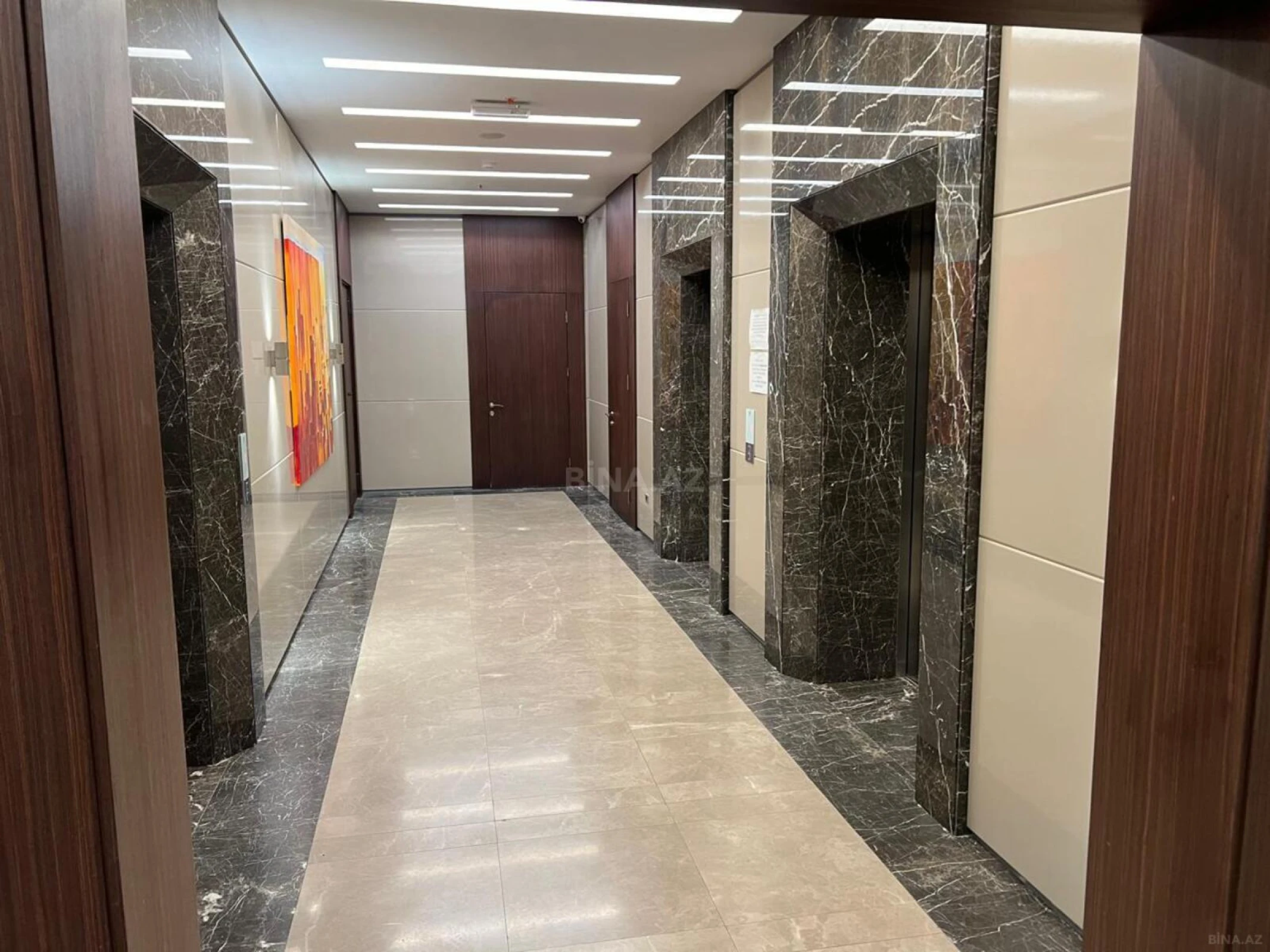 Satılır 3 otaqlı mənzil 190 m²