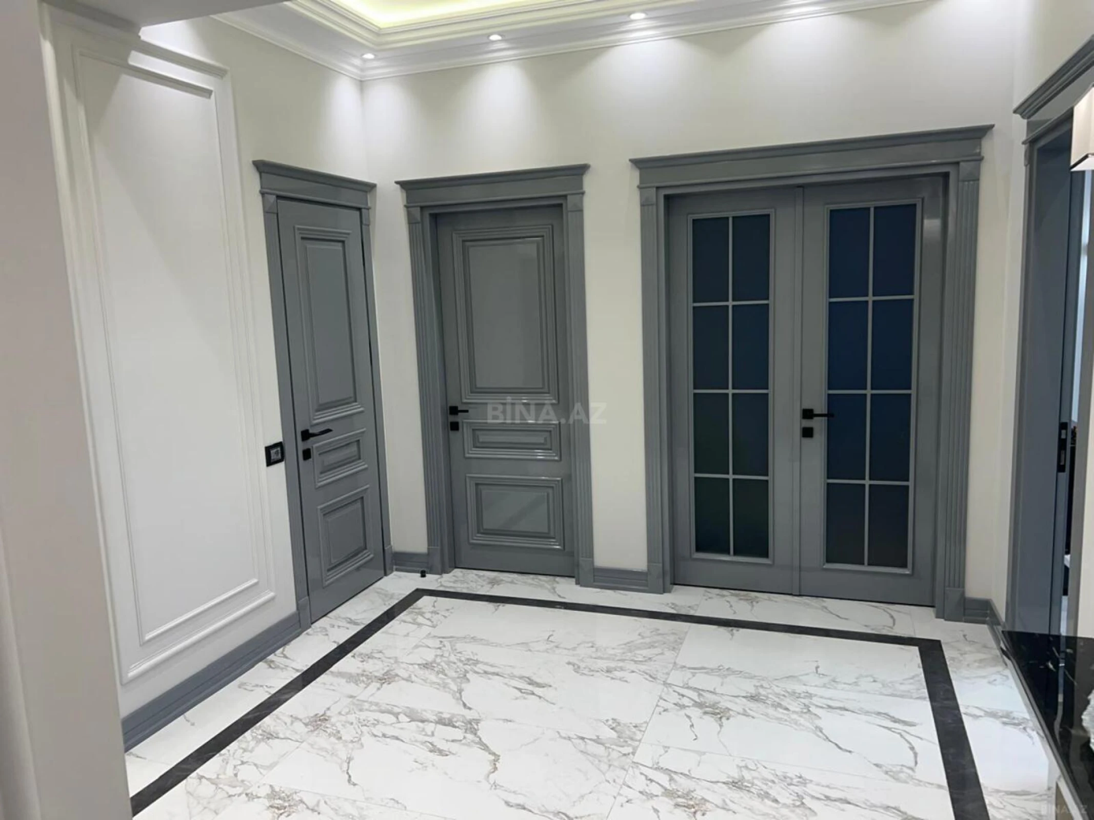 Satılır 3 otaqlı mənzil 190 m²