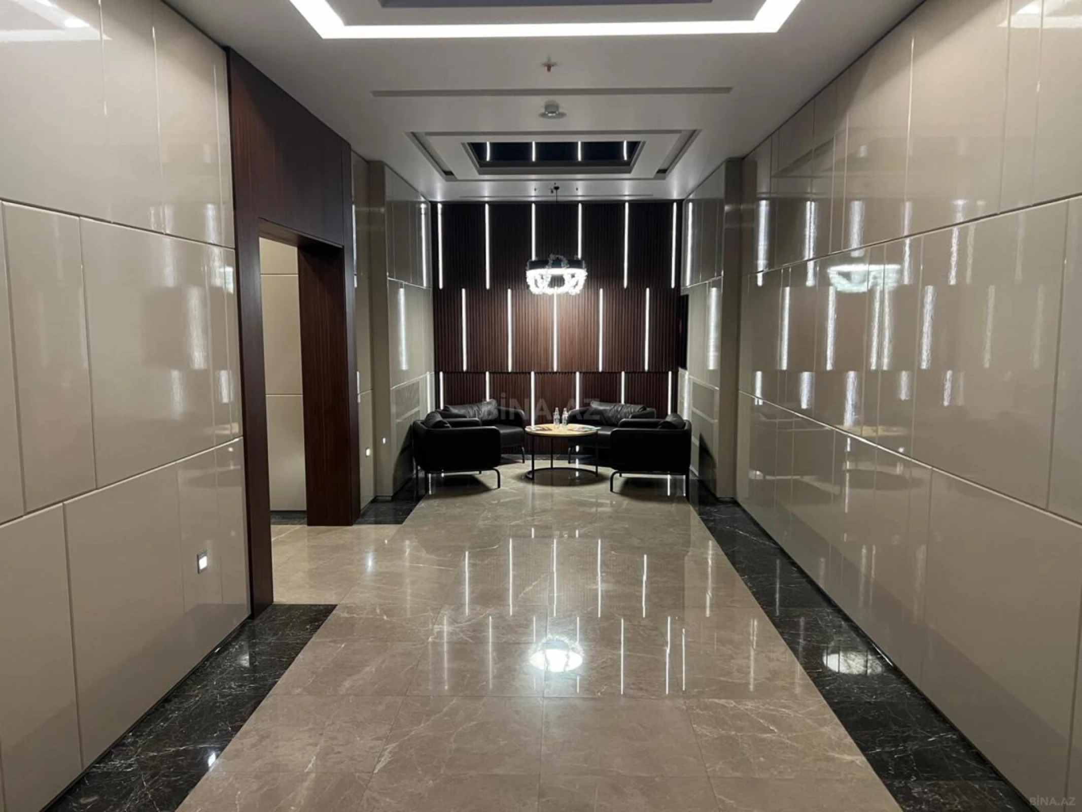 Satılır 3 otaqlı mənzil 190 m²
