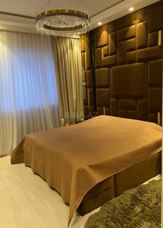 Satılır 3 otaqlı mənzil 190 m²