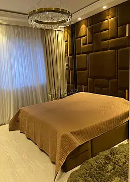 Satılır 3 otaqlı mənzil 190 m²