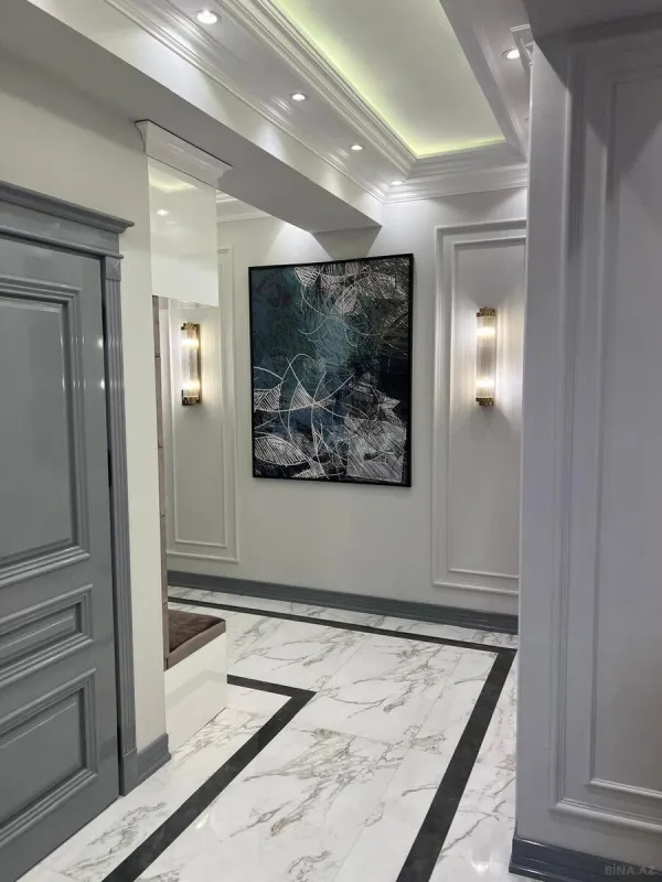 Satılır 3 otaqlı mənzil 190 m²
