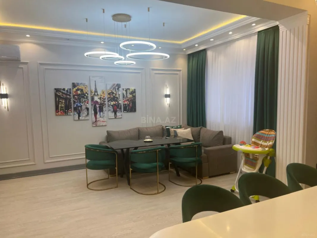 Satılır 3 otaqlı mənzil 190 m²