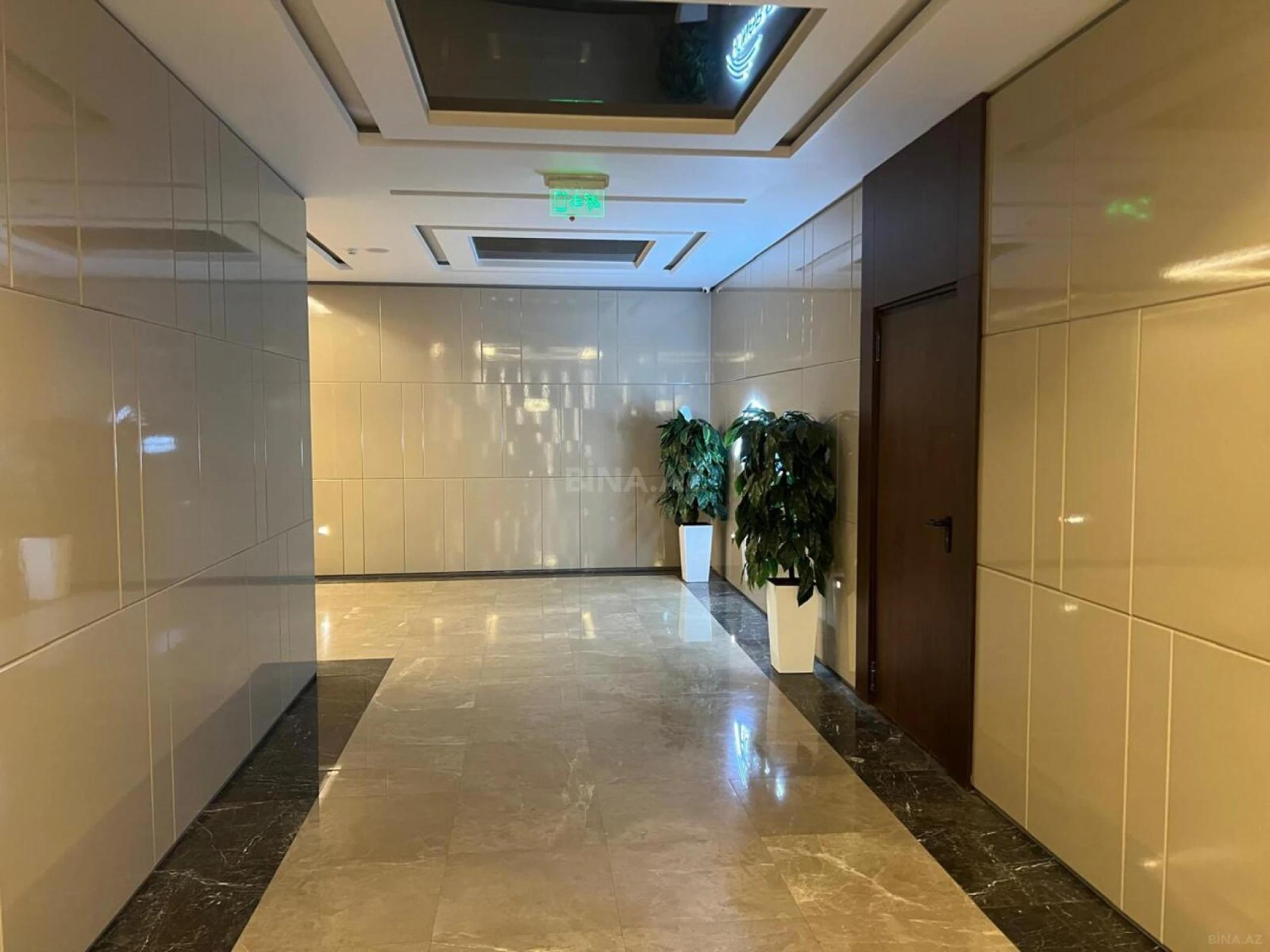 Satılır 3 otaqlı mənzil 190 m²