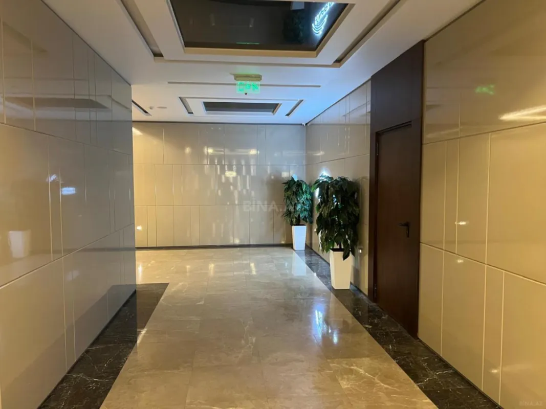 Satılır 3 otaqlı mənzil 190 m²