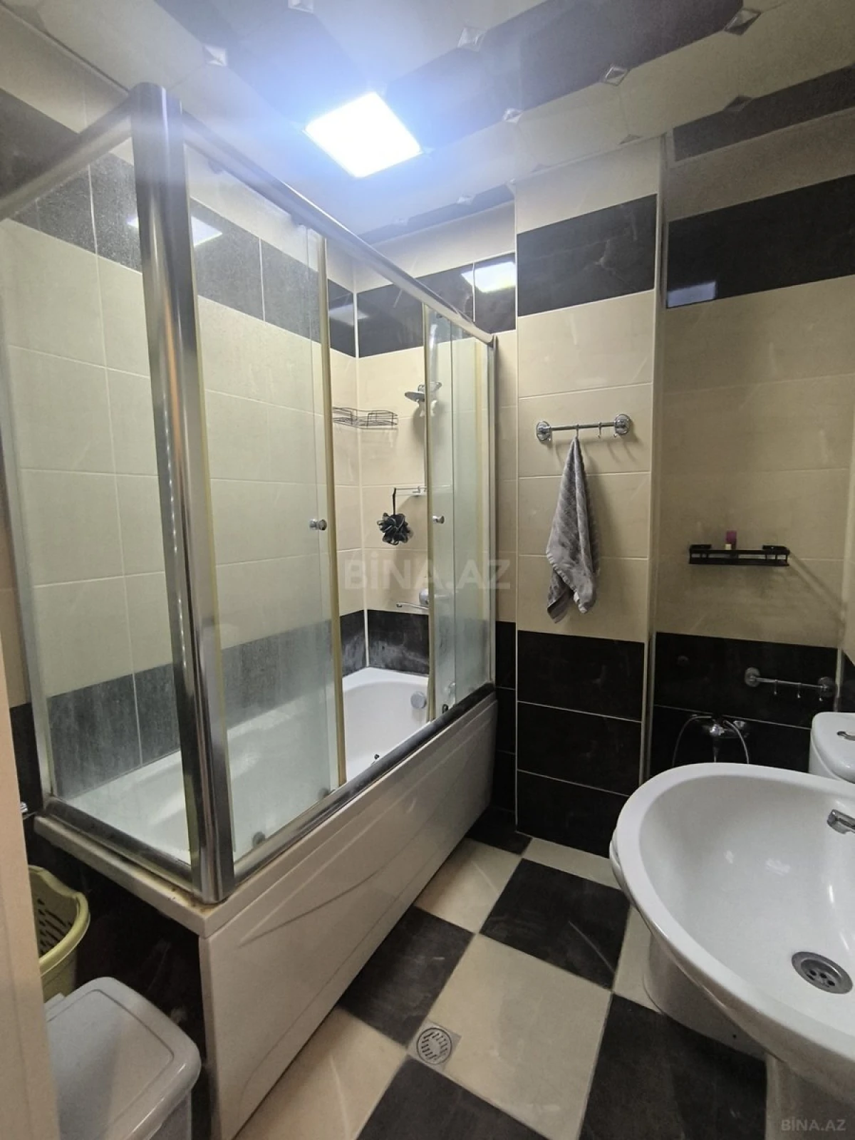 Kirayə verilir 2 otaqlı mənzil 88 m²