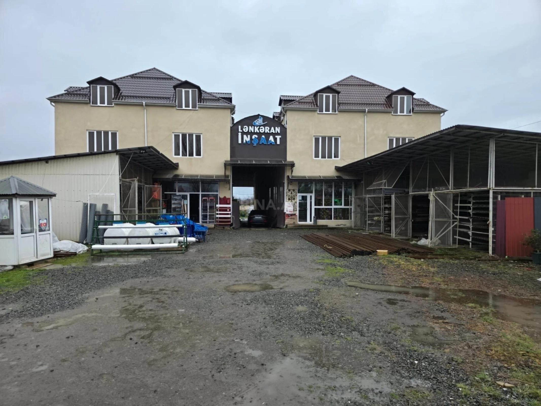 Satılır obyekt 2300 m²