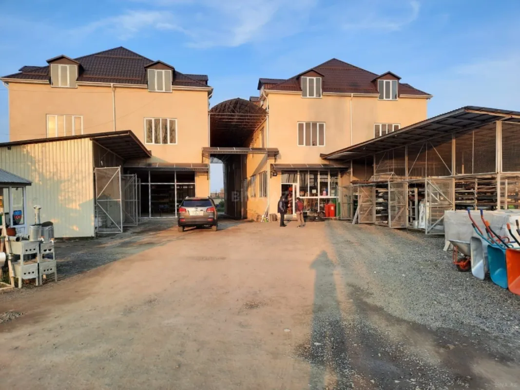 Satılır obyekt 2300 m²