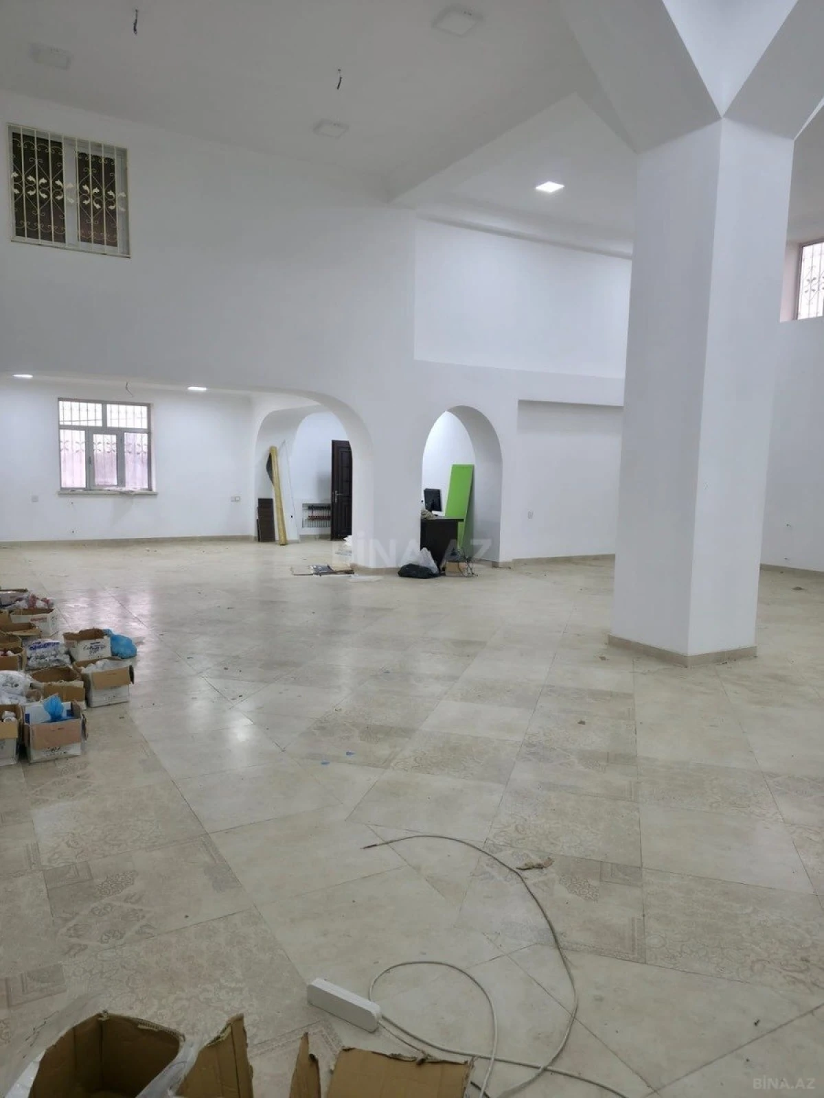 Satılır obyekt 2300 m²