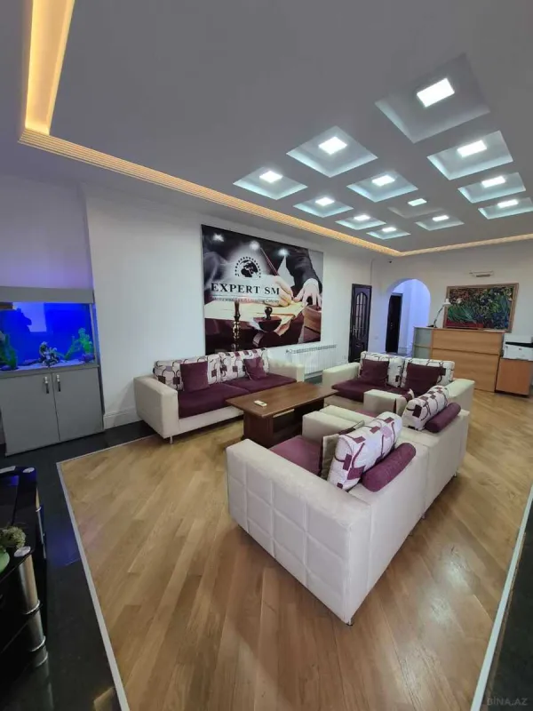 Satılır 6 otaqlı mənzil 245 m²