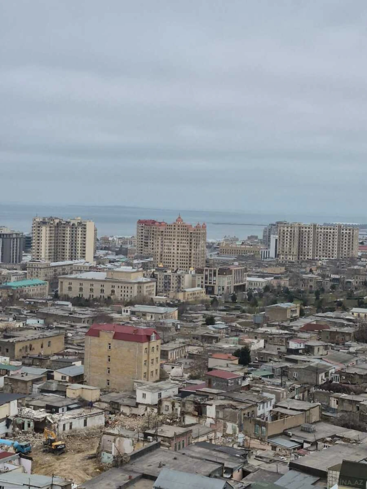 Satılır 6 otaqlı mənzil 245 m²