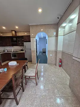 Satılır 6 otaqlı mənzil 245 m²