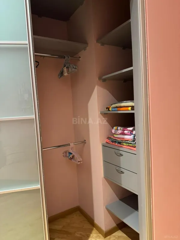 Satılır 3 otaqlı mənzil 140 m²