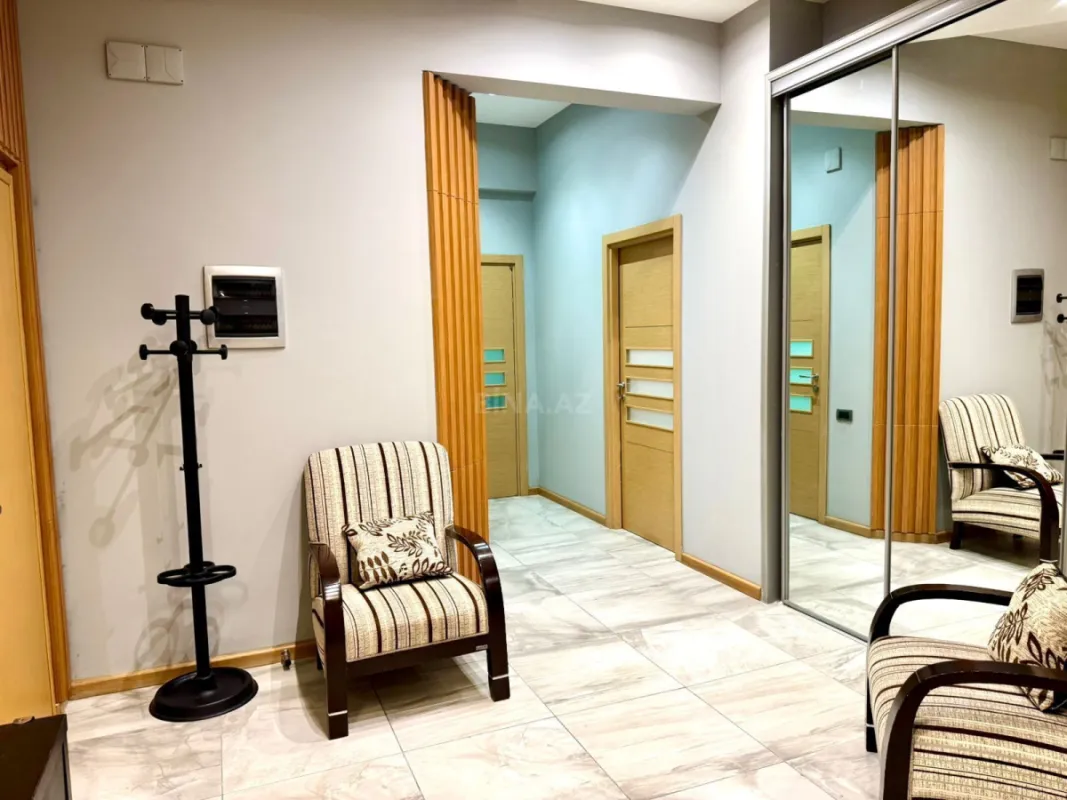 Satılır 3 otaqlı mənzil 140 m²