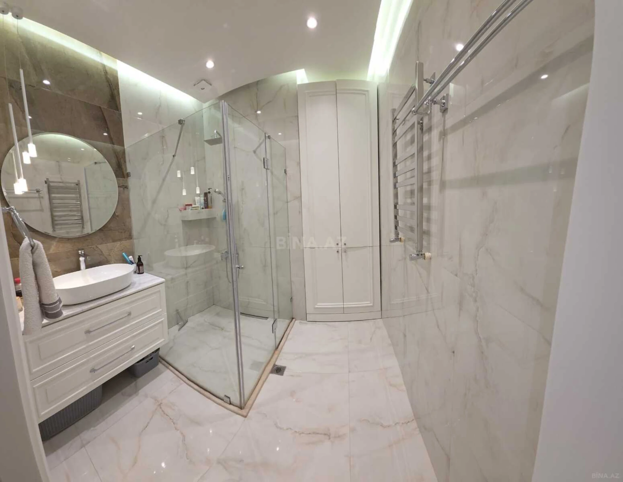 Satılır 3 otaqlı mənzil 140 m²