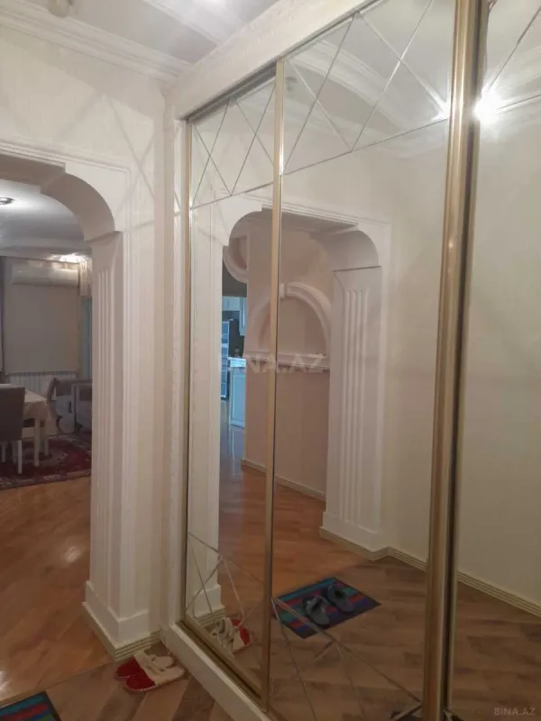 Kirayə verilir 2 otaqlı mənzil 110 m²