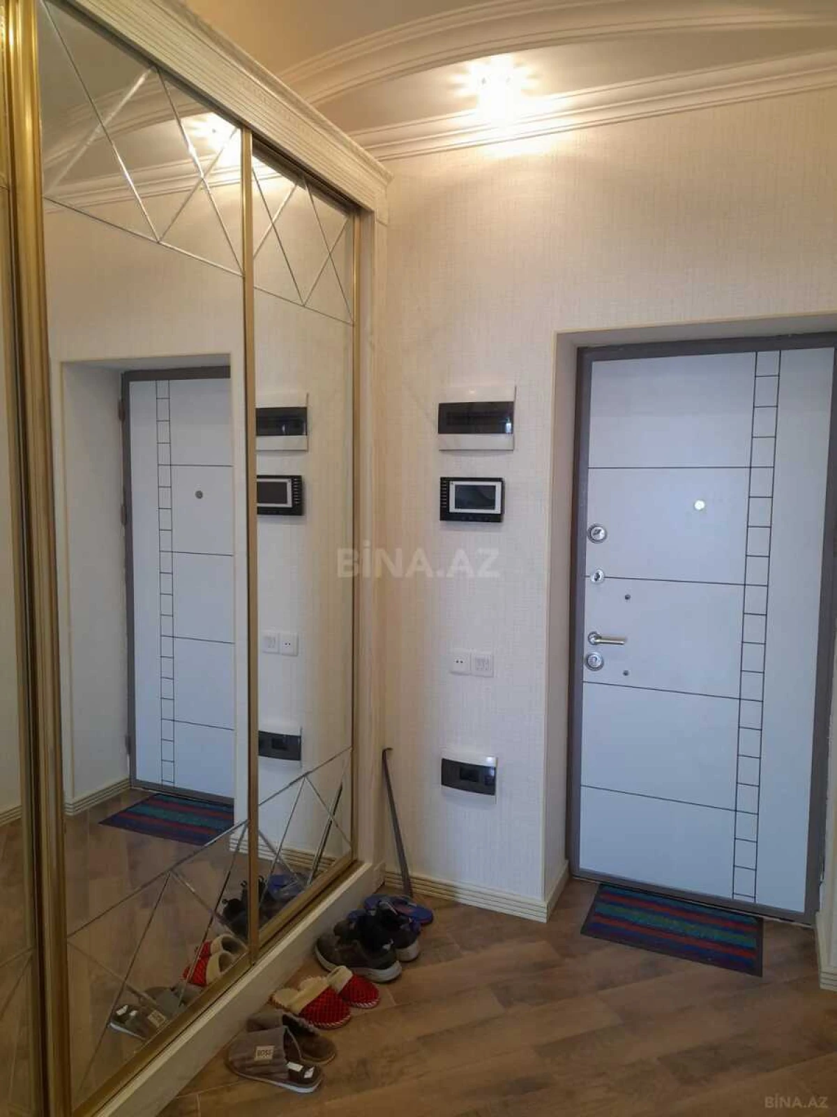 Kirayə verilir 2 otaqlı mənzil 110 m²