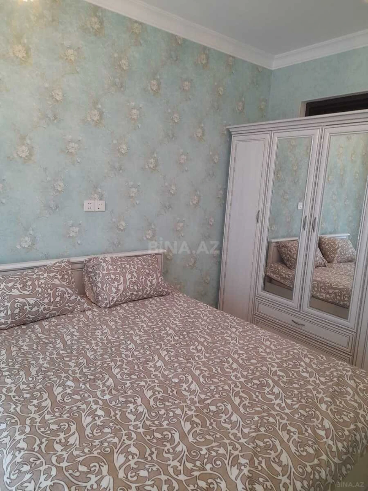 Kirayə verilir 2 otaqlı mənzil 110 m²