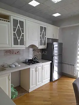 Kirayə verilir 2 otaqlı mənzil 110 m²
