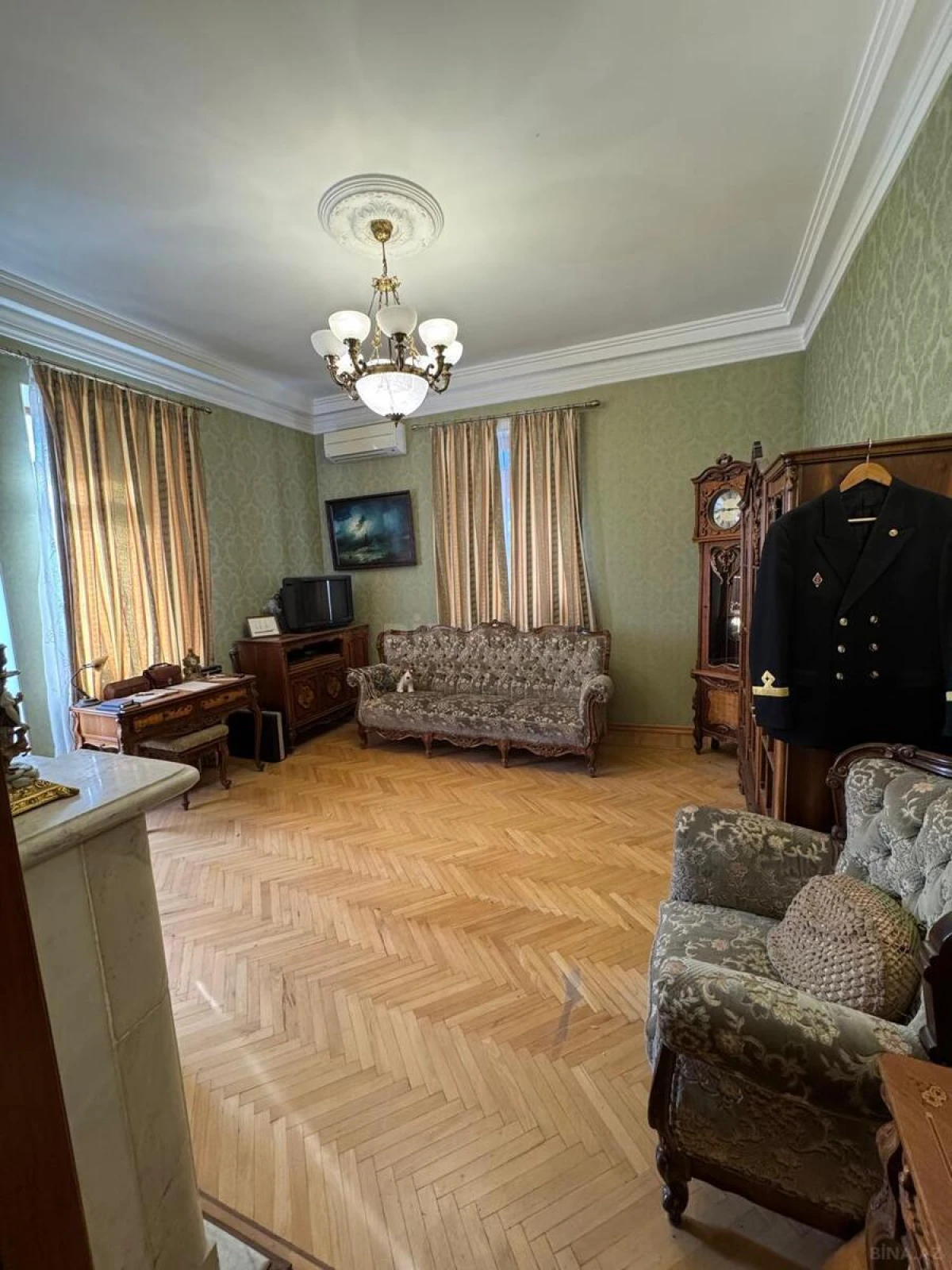 Satılır 7 otaqlı mənzil 156 m²